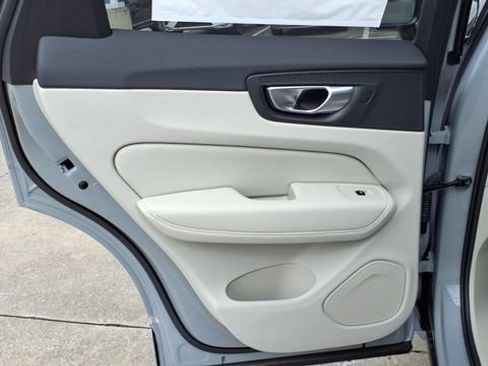 New 2026 Volvo XC60 B5 Ultra w/ Climate Package image 15