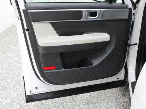 Used 2025 Hyundai Santa Fe SE FWD image 12