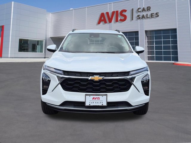 Used 2026 Chevrolet Trax LT FWD image 2