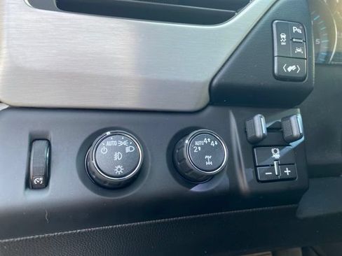 Used 2019 GMC Yukon XL SLT AWD/4WD image 23