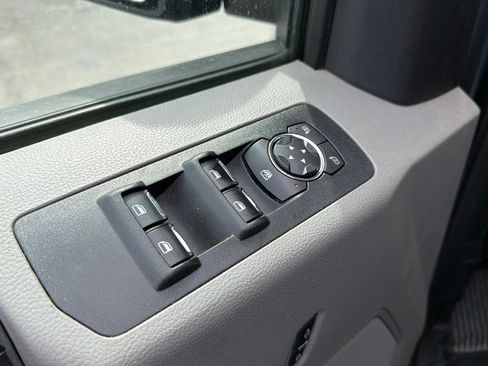 Used 2018 Ford F150 XLT w/ Equipment Group 302A Luxury AWD/4WD image 12