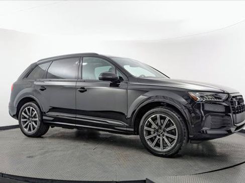 Used 2023 Audi Q7 2.0T Premium Plus w/ Premium Plus Package AWD/4WD image 11