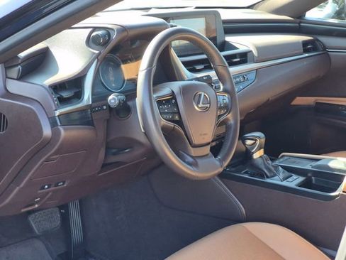 Used 2021 Lexus ES 300h w/ Accessory Package image 10