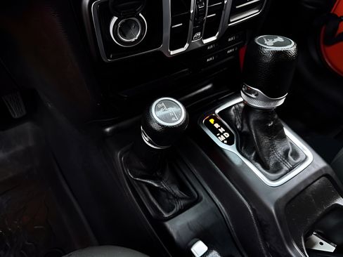 Used 2023 Jeep Wrangler Unlimited Sport w/ Sun And Sound Package AWD/4WD image 12