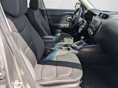 Used 2018 Kia Soul FWD image 26