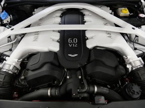 Used 2014 Aston Martin Vanquish Coupe RWD image 12