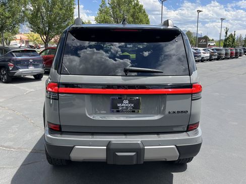 Used 2024 Lexus GX 550 AWD/4WD image 9