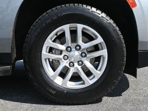 Used 2024 Chevrolet Tahoe LS image 13