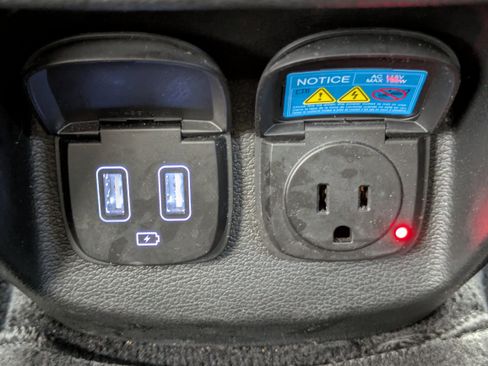 Used 2021 Genesis G70 2.0T w/ Prestige Package image 8