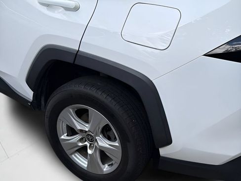 Used 2021 Toyota RAV4 XLE FWD image 9