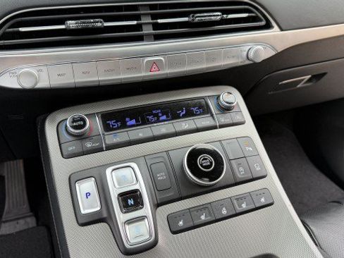 Used 2021 Hyundai Palisade Limited FWD image 16