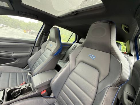 Used 2024 Volkswagen Golf R AWD/4WD image 16