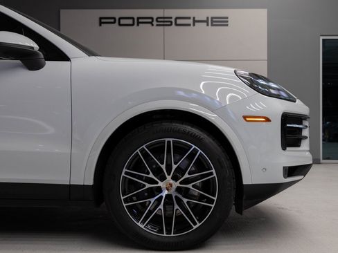 Certified 2025 Porsche Cayenne Coupe image 12