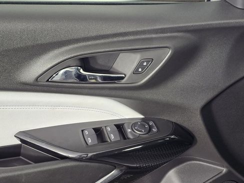 New 2025 Chevrolet Trax LT w/ Driver Confidence Package image 15