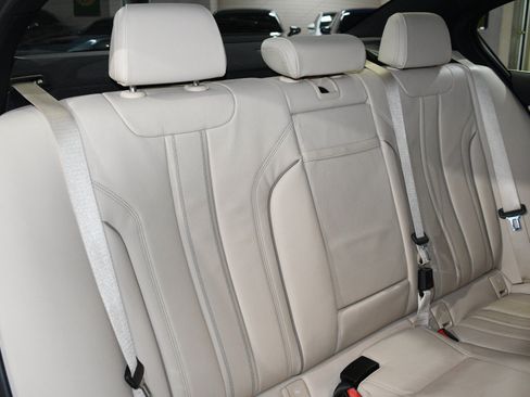 Used 2020 BMW 530i w/ Premium Package RWD image 18