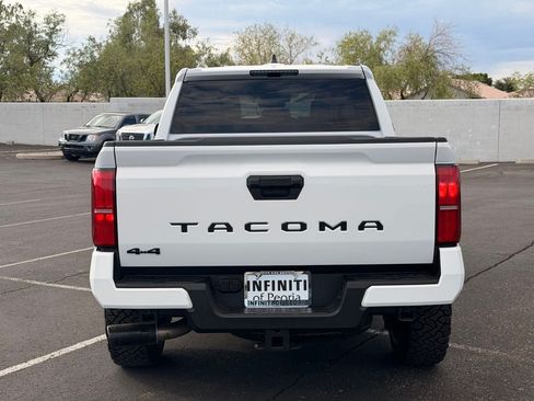 Used 2025 Toyota Tacoma TRD Off-Road AWD/4WD image 5