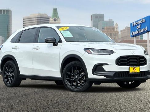 Used 2023 Honda HR-V Sport image 2