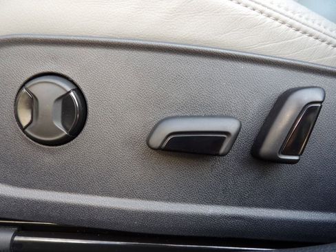 Used 2023 Volkswagen Jetta SE image 13