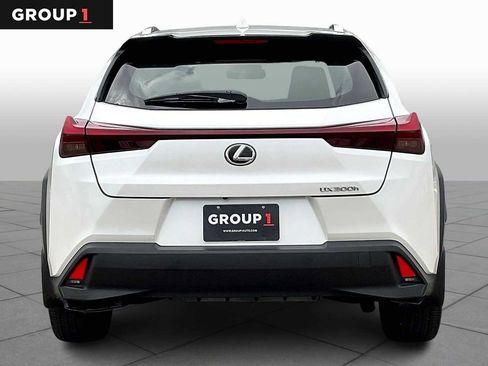 Certified 2025 Lexus UX 300h FWD image 4