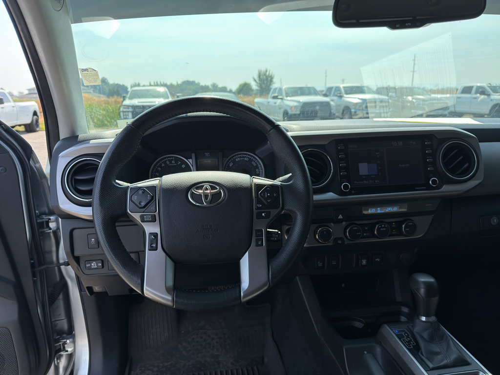 Used 2023 Toyota Tacoma SR5 w/ Technology Package AWD/4WD image 9
