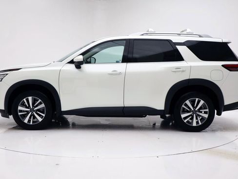 Used 2024 Nissan Pathfinder SL image 5