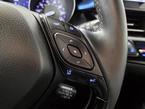 Used 2019 Toyota C-HR XLE image 20