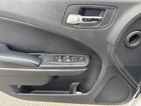 Used 2012 Dodge Charger SE image 17