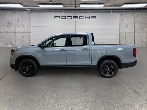 Used 2024 Honda Ridgeline Black Edition image 2