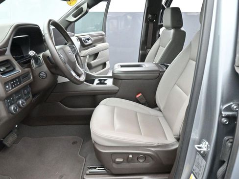 Used 2024 Chevrolet Tahoe Z71 w/ Luxury Package AWD/4WD image 15