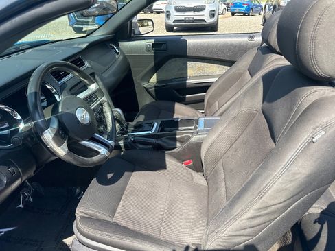 Used 2013 Ford Mustang Convertible RWD image 16
