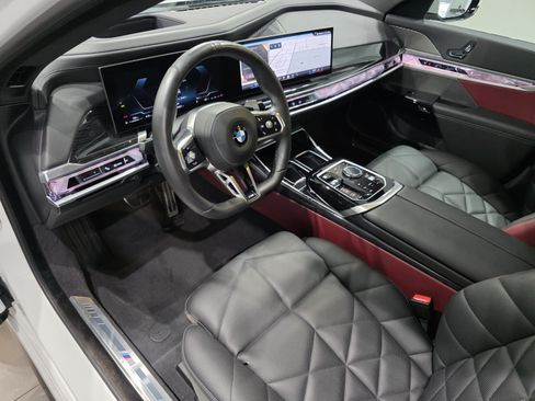 Used 2025 BMW 740i xDrive AWD/4WD image 7
