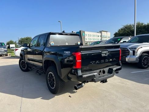 Certified 2024 Toyota Tacoma TRD Off-Road AWD/4WD image 4