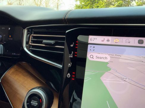 Used 2022 Jeep Grand Wagoneer Series III w/ Rear Seat Video Group 1 image 50