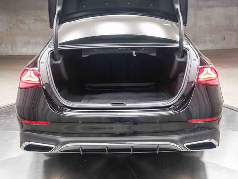 Used 2025 Mercedes-Benz E 350 Sedan image 25