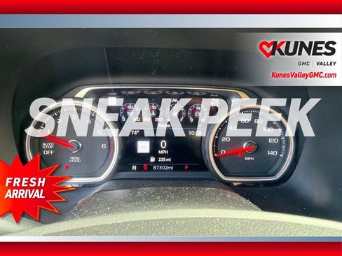 Used 2021 Chevrolet Tahoe Premier w/ Premium Package AWD/4WD image 8