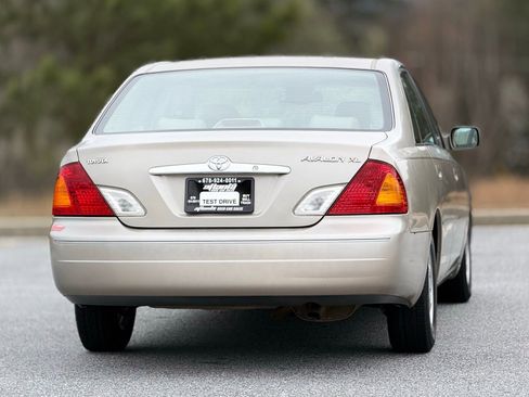 Used 2000 Toyota Avalon XL image 6