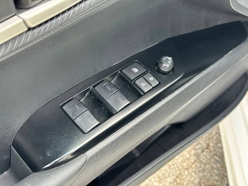 Used 2025 Toyota Camry SE FWD image 37
