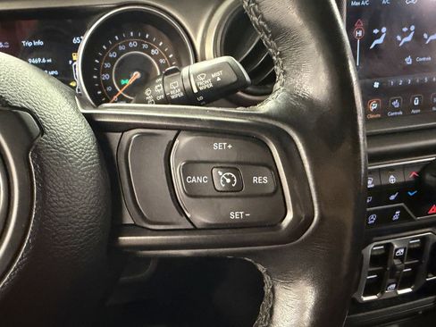 Used 2021 Jeep Wrangler Unlimited Sport image 19