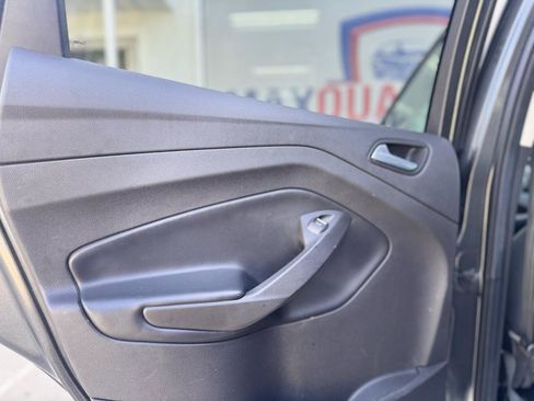 Used 2019 Ford Escape SE FWD image 40