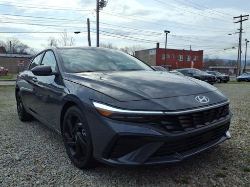 New 2026 Hyundai Elantra SEL Sport Premium FWD image 2