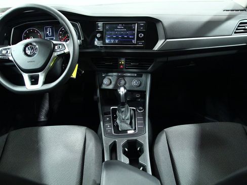 Used 2019 Volkswagen Jetta S image 18