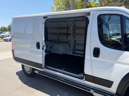 Used 2025 RAM ProMaster 2500 w/ U-Haul Equipment Group FWD image 19