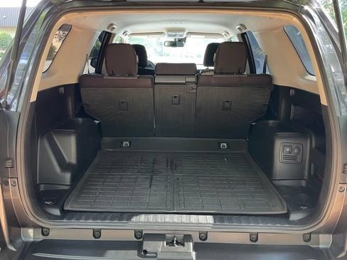 Used 2022 Toyota 4Runner SR5 AWD/4WD image 17