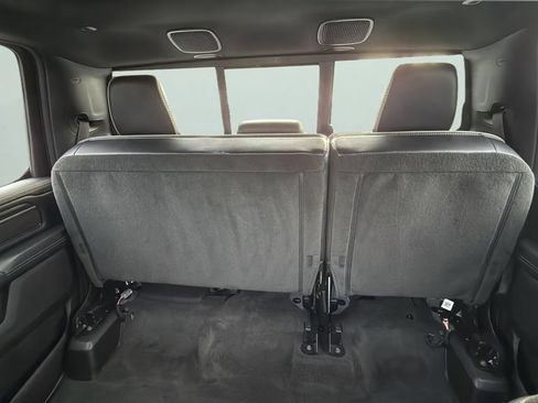 Used 2024 RAM 1500 Laramie AWD/4WD image 19