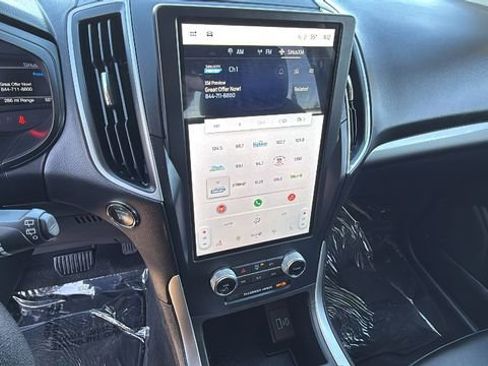 Used 2023 Ford Edge SEL image 15