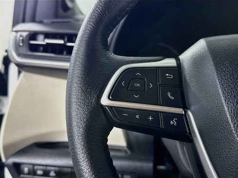 Used 2022 Toyota Sienna XLE w/ XLE Plus Package FWD image 23