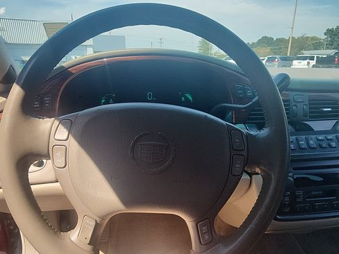 Used 2002 Cadillac De Ville w/ Comfort/Convenience Pkg FWD image 12