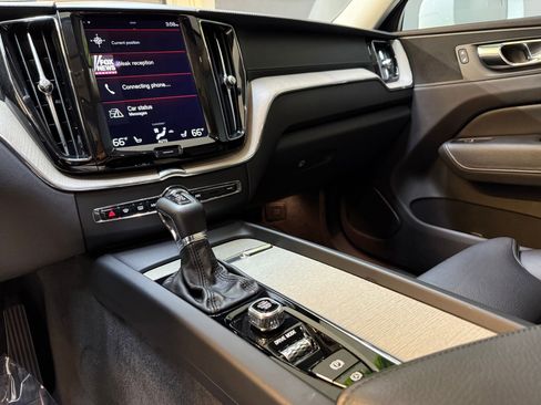 Used 2018 Volvo XC60 T5 Inscription w/ Convenience Package image 27