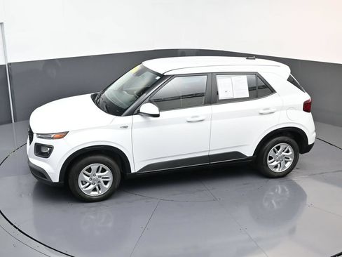 Certified 2026 Hyundai Venue SE FWD image 19