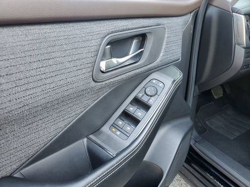 Certified 2023 Nissan Rogue SV AWD/4WD image 14
